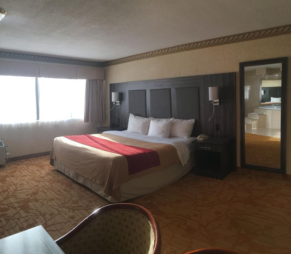 Comfort Inn Meadowvale ميسيسوجا المظهر الخارجي الصورة
