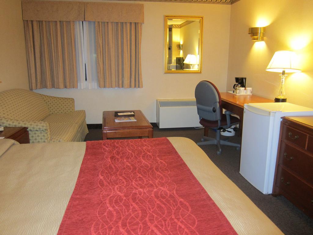 Comfort Inn Meadowvale ميسيسوجا المظهر الخارجي الصورة