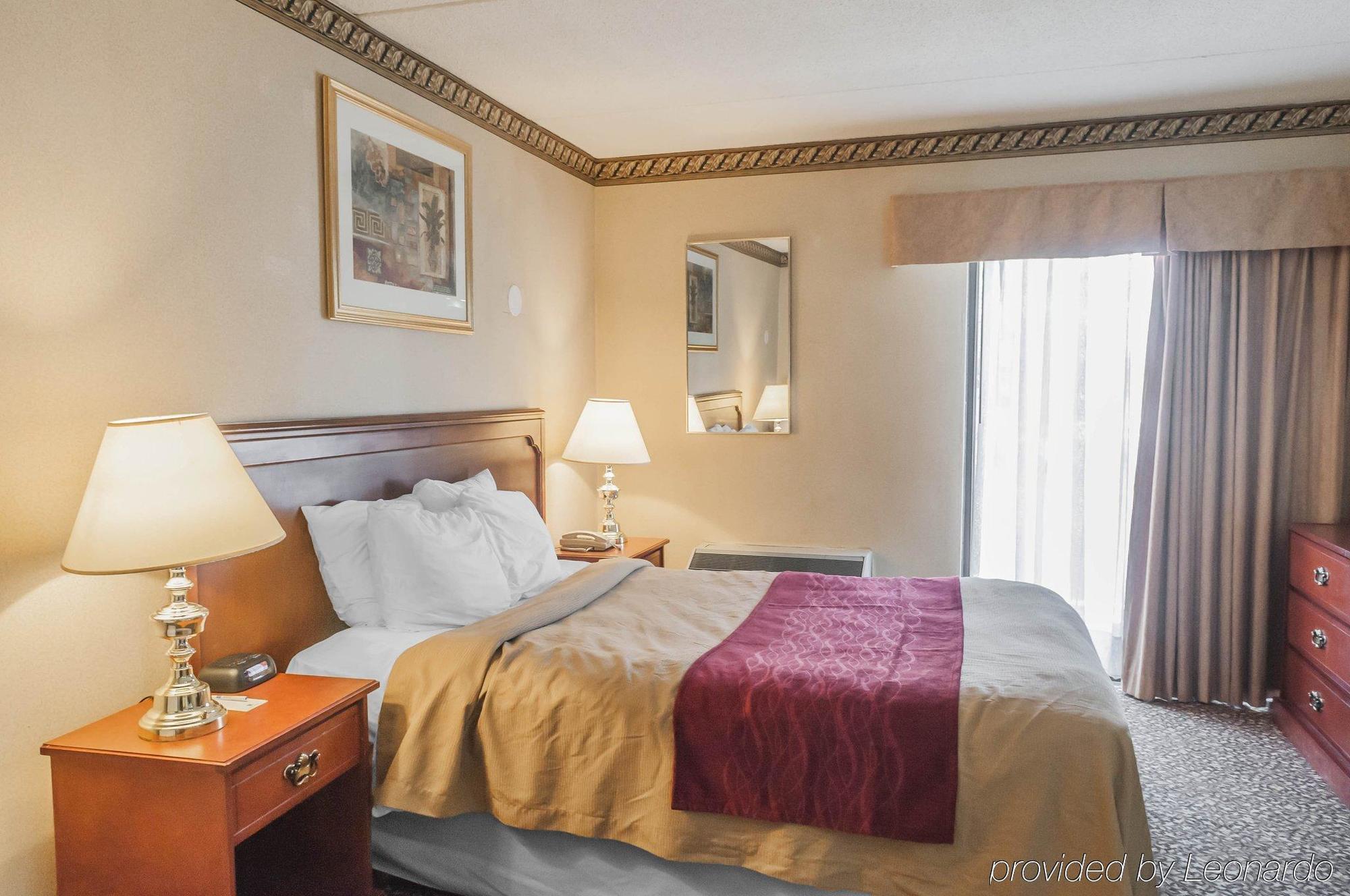 Comfort Inn Meadowvale ميسيسوجا المظهر الخارجي الصورة