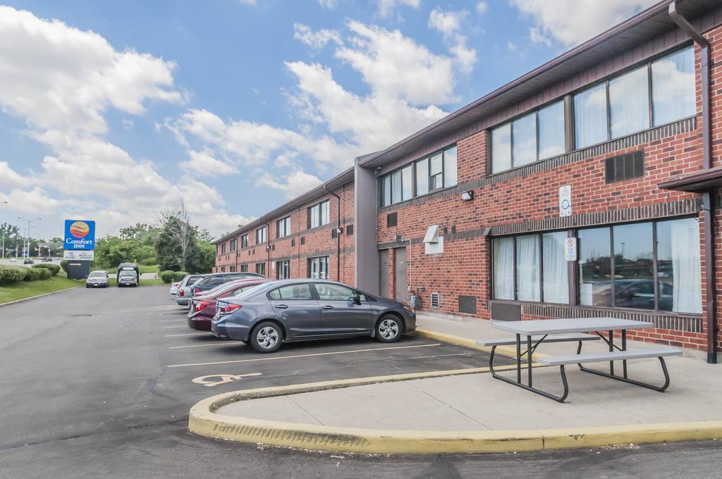 Comfort Inn Meadowvale ميسيسوجا المظهر الخارجي الصورة