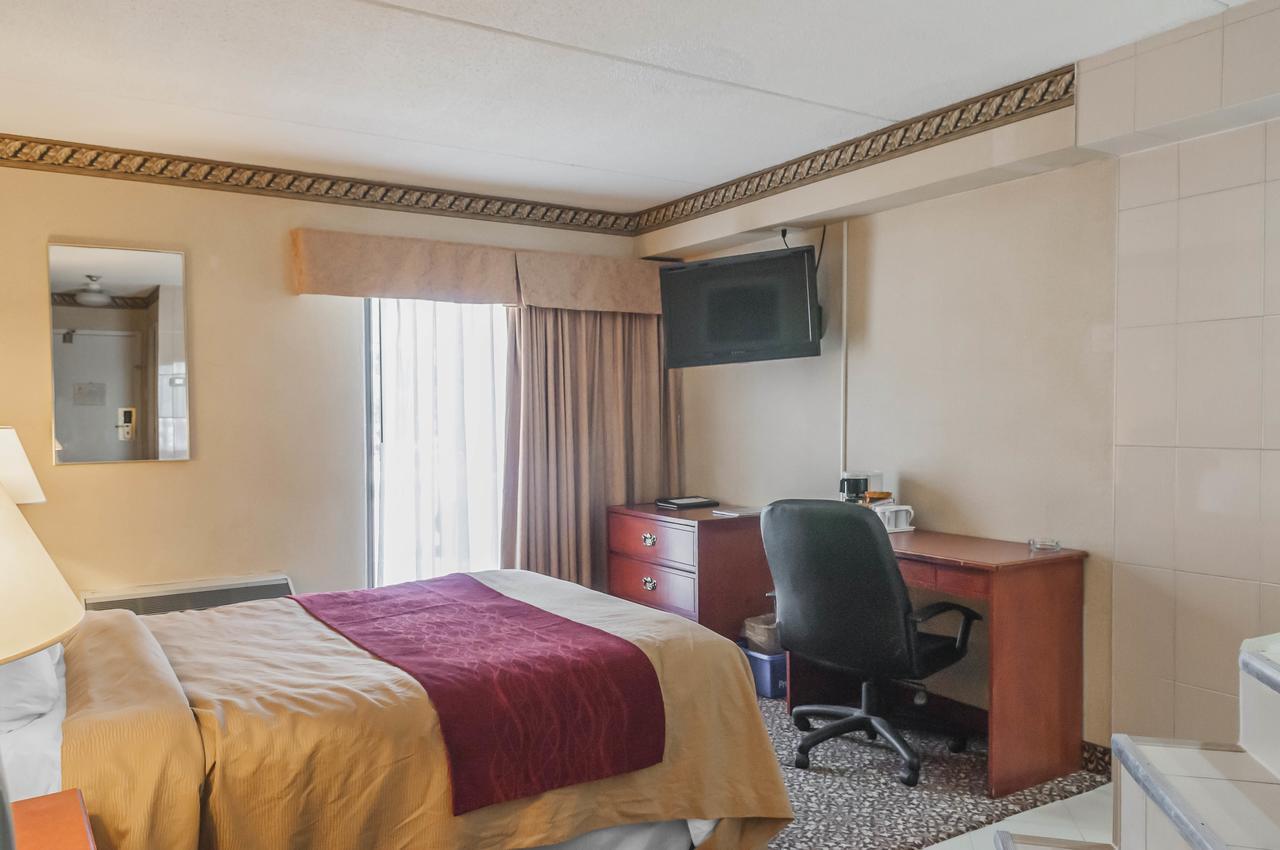 Comfort Inn Meadowvale ميسيسوجا المظهر الخارجي الصورة