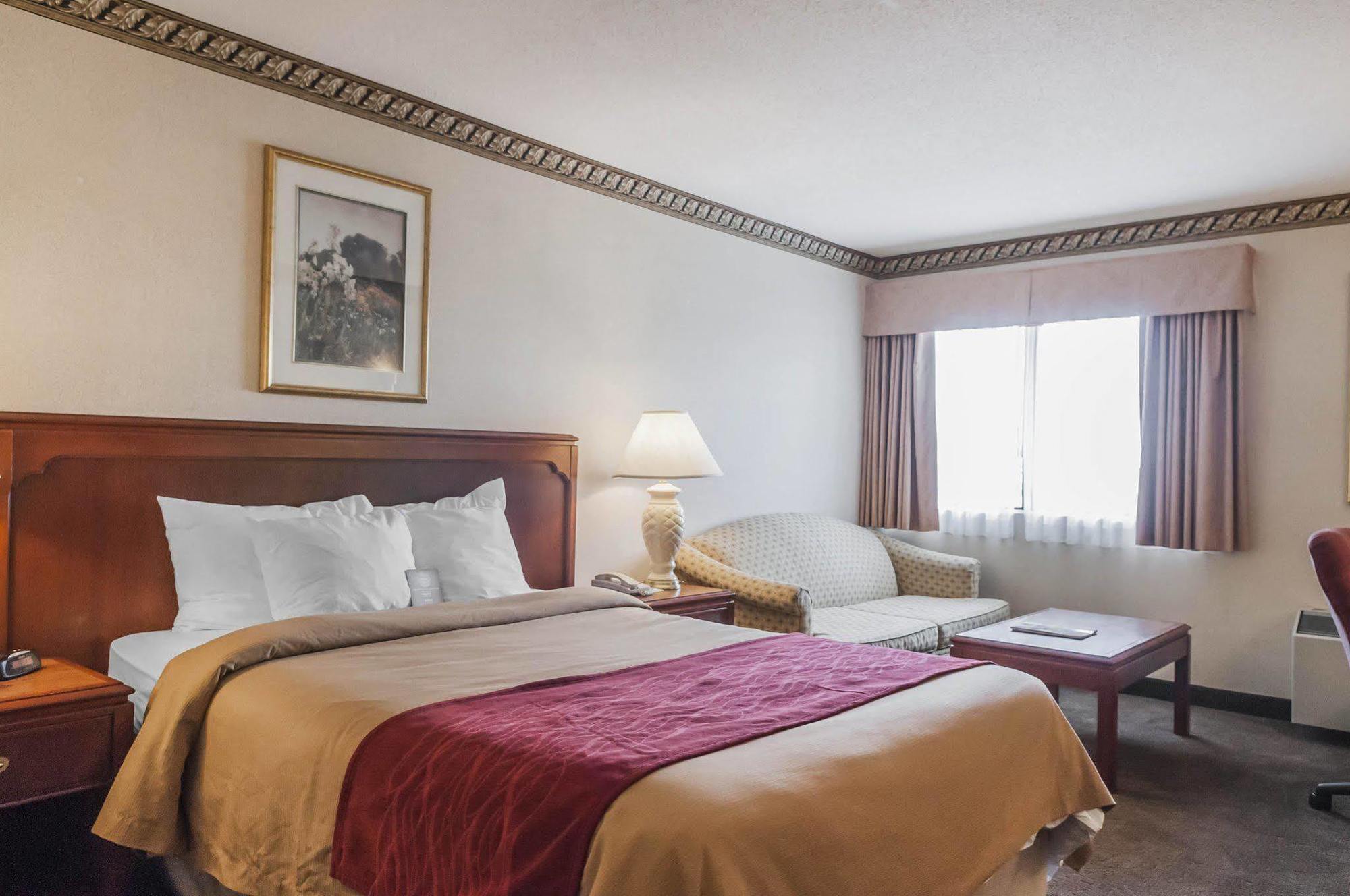 Comfort Inn Meadowvale ميسيسوجا المظهر الخارجي الصورة