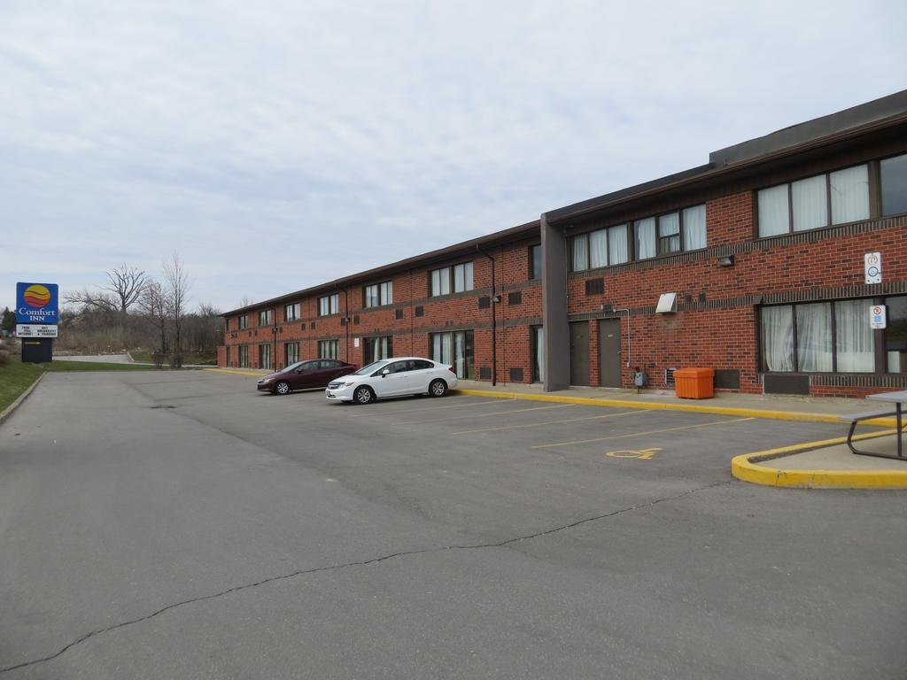 Comfort Inn Meadowvale ميسيسوجا المظهر الخارجي الصورة