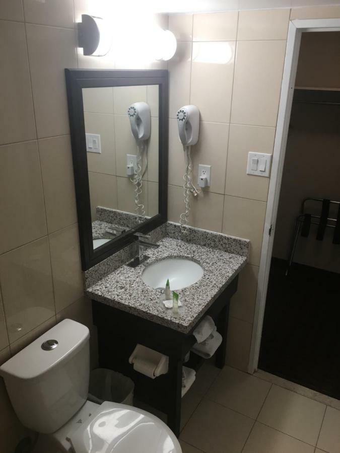 Comfort Inn Meadowvale ميسيسوجا المظهر الخارجي الصورة